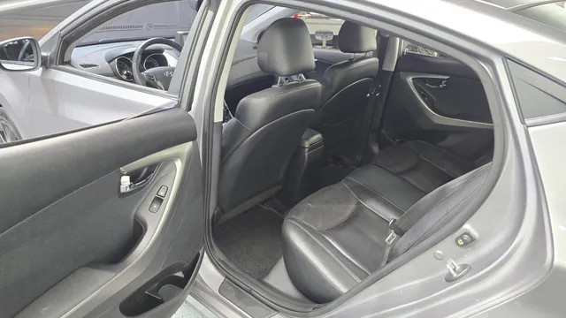 Hyundai Elantra (Avante)