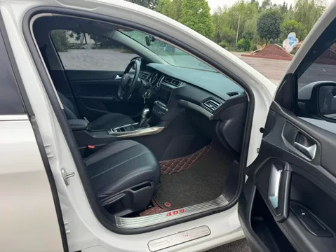 Peugeot 408