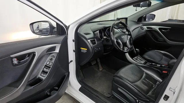 Hyundai Elantra (Avante)