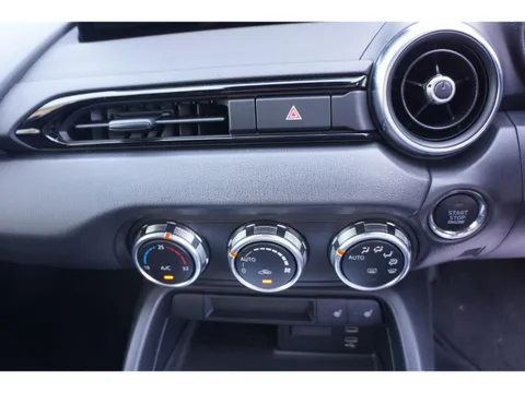 Mazda MX-5 (Roadster)