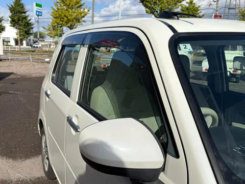 Daihatsu Mira Tocot