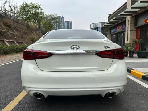 Infiniti Q50L