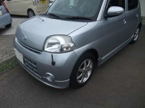 Daihatsu Esse