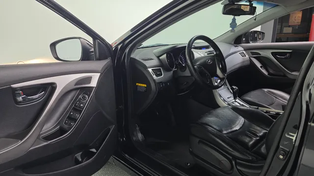 Hyundai Elantra (Avante)