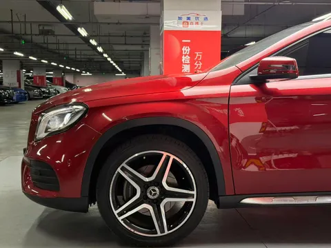 Mercedes-Benz Mercedes-Benz GLA