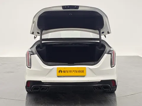Cadillac CT4