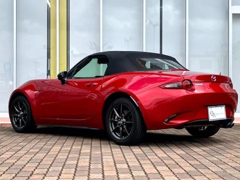 Mazda MX-5 (Roadster)