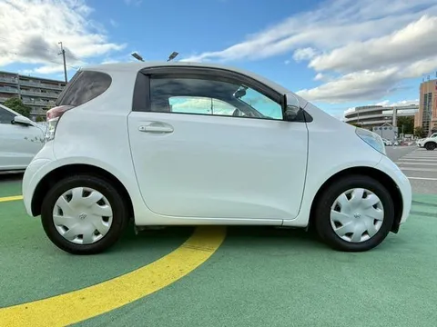 Toyota iQ