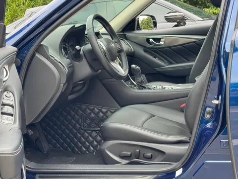 Infiniti Q50L