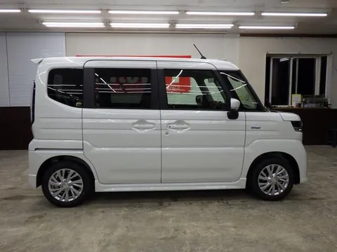 Suzuki Spacia Custom