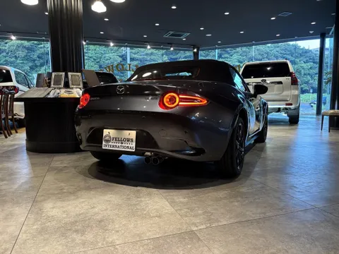 Mazda MX-5 (Roadster)