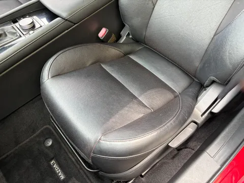 Mazda MAZDA3 Fastback