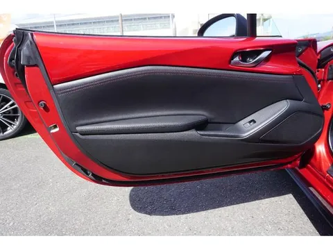 Mazda MX-5 (Roadster)