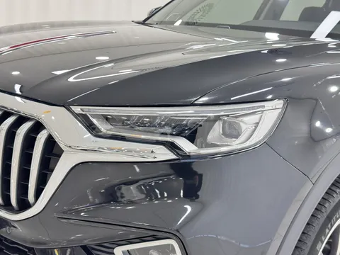 Hongqi HS5