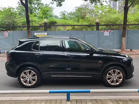 Lynk & Co 01