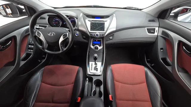Hyundai Elantra (Avante)