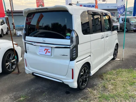 Honda N-BOX Custom
