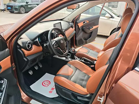 BAIC Senova X35