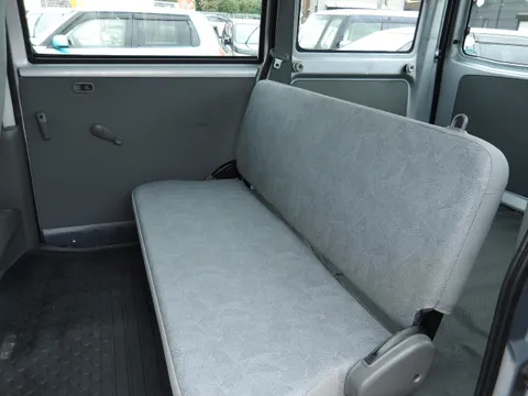 Nissan Clipper Van