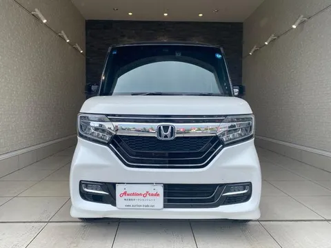 Honda N-BOX Custom