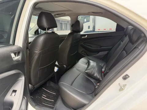 Hyundai Reina