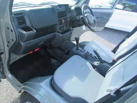 Nissan Clipper Truck