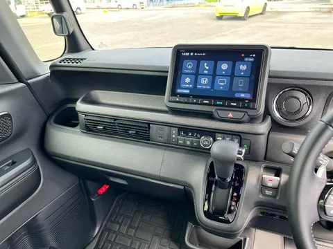 Honda N-BOX Custom