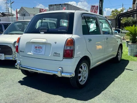 Daihatsu Mira Gino