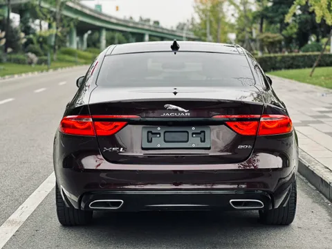 Jaguar XFL