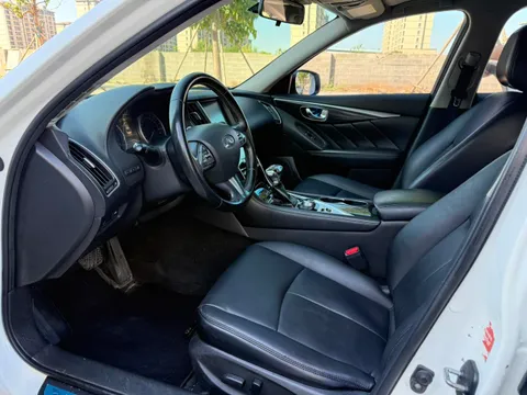 Infiniti Q50L