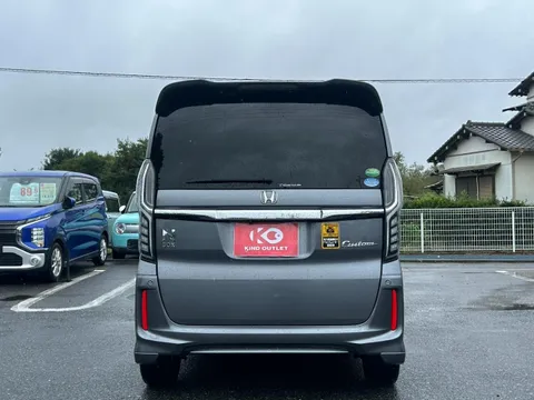 Honda N-BOX Custom