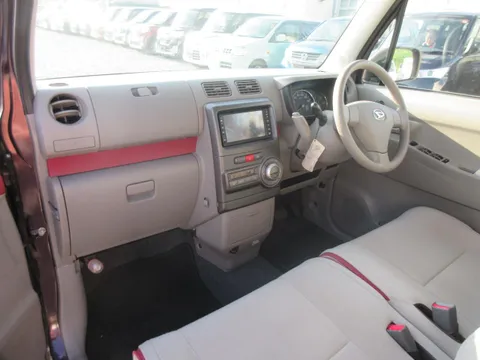 Daihatsu Move Conte