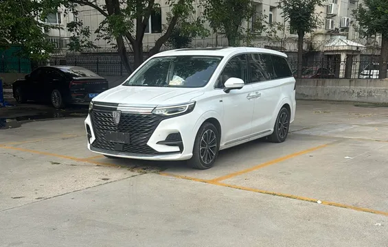 Roewe iMAX8