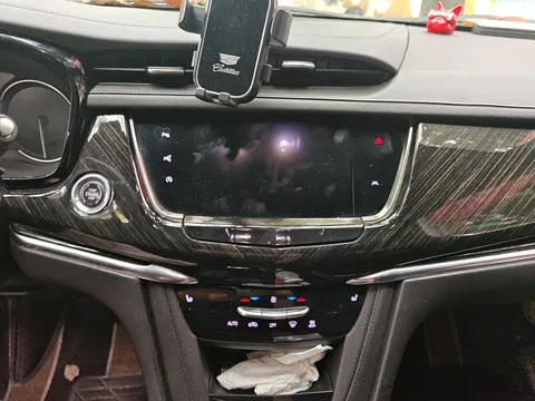 Cadillac XT6