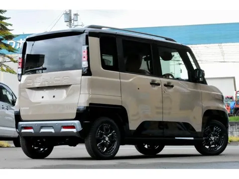 Mitsubishi Delica Mini
