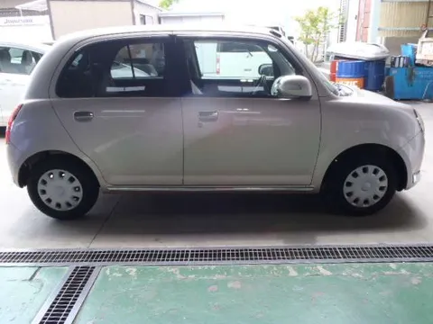 Daihatsu Mira Gino