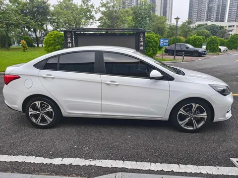 Chery Arrizo 5