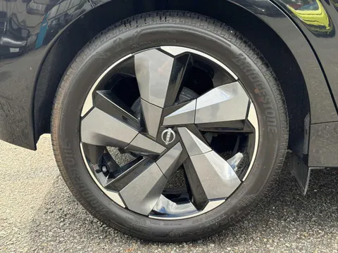 Nissan Note Aura