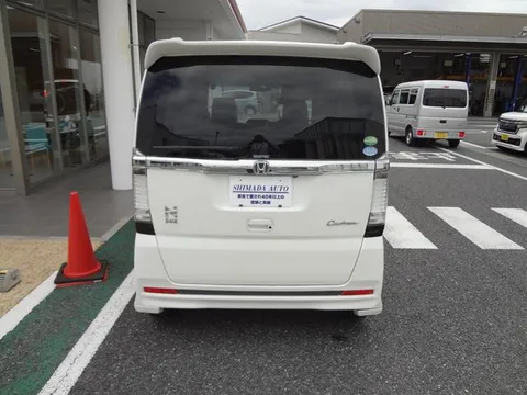 Honda N-BOX Custom