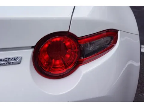 Mazda MX-5 (Roadster)