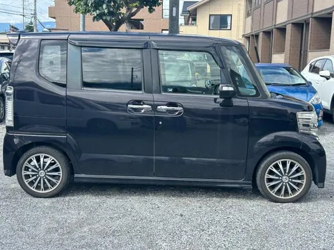 Honda N-BOX Custom