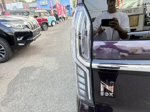 Honda N-BOX Custom