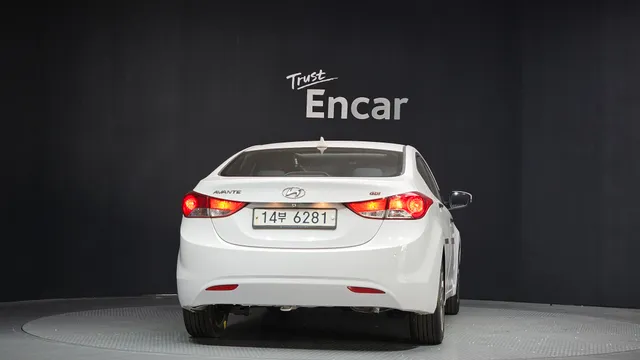 Hyundai Elantra (Avante)