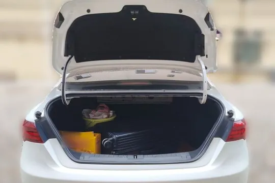 Geely Binray