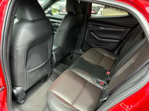 Mazda MAZDA3 Fastback