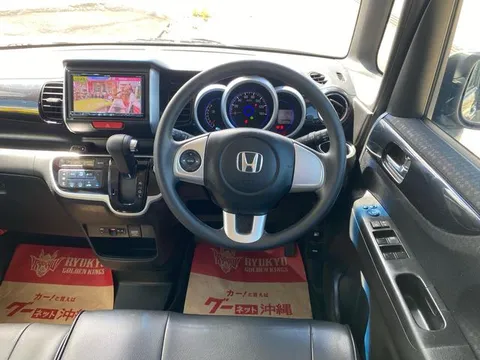 Honda N-BOX Custom