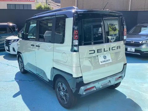 Mitsubishi Delica Mini