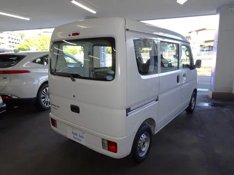 Mitsubishi Minicab Van