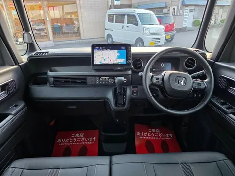Honda N-BOX Custom