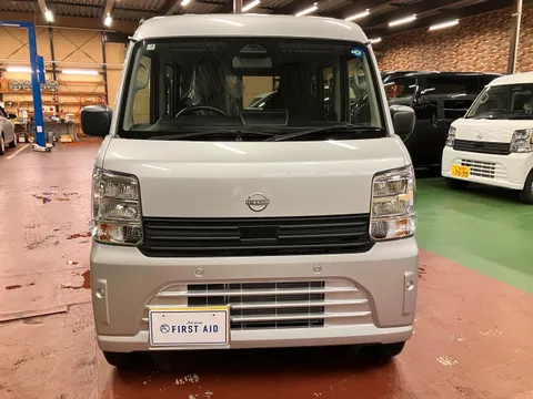 Nissan Clipper Van